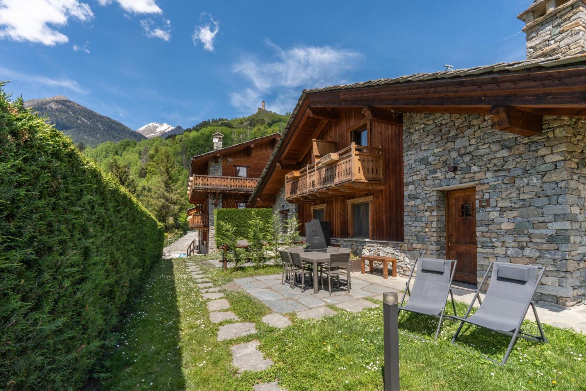 Bijoux Des Alpes - Mont Blanc Village La Salle Luaran gambar