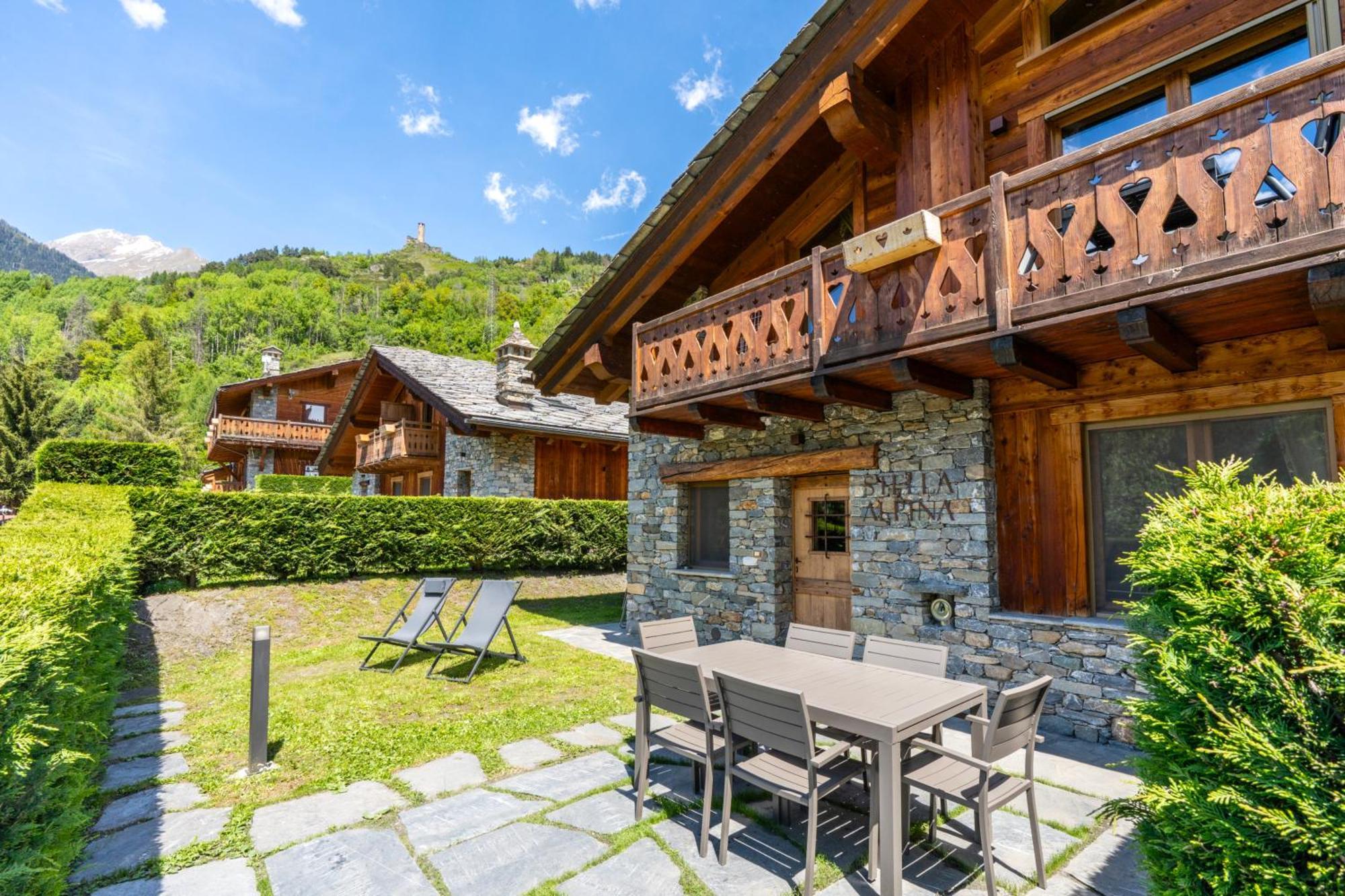 Bijoux Des Alpes - Mont Blanc Village La Salle Luaran gambar