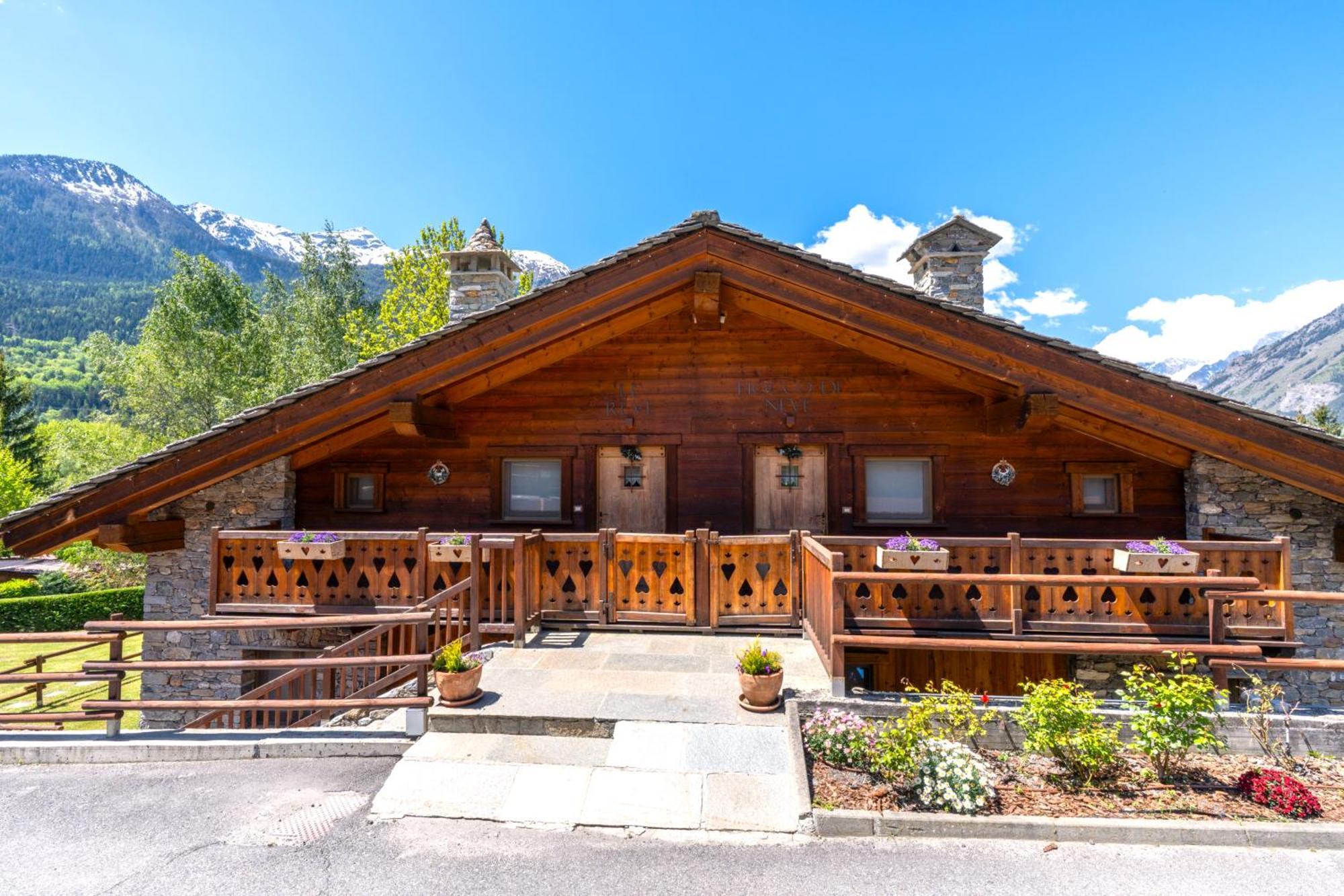 Bijoux Des Alpes - Mont Blanc Village La Salle Luaran gambar